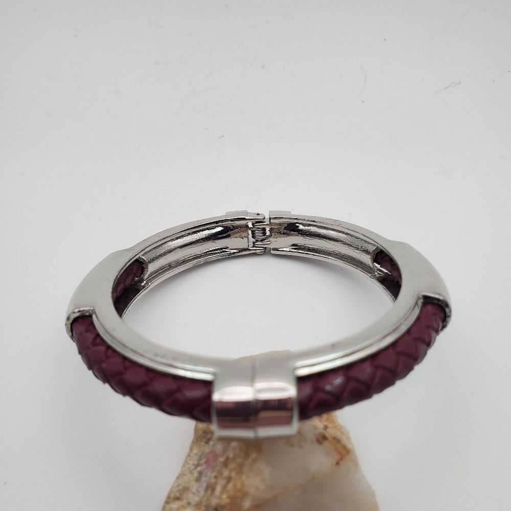 Maroon leather bracelet hinge‎ clasp
